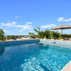 https://ocean-boutique-condos.quintano-roohotels.com